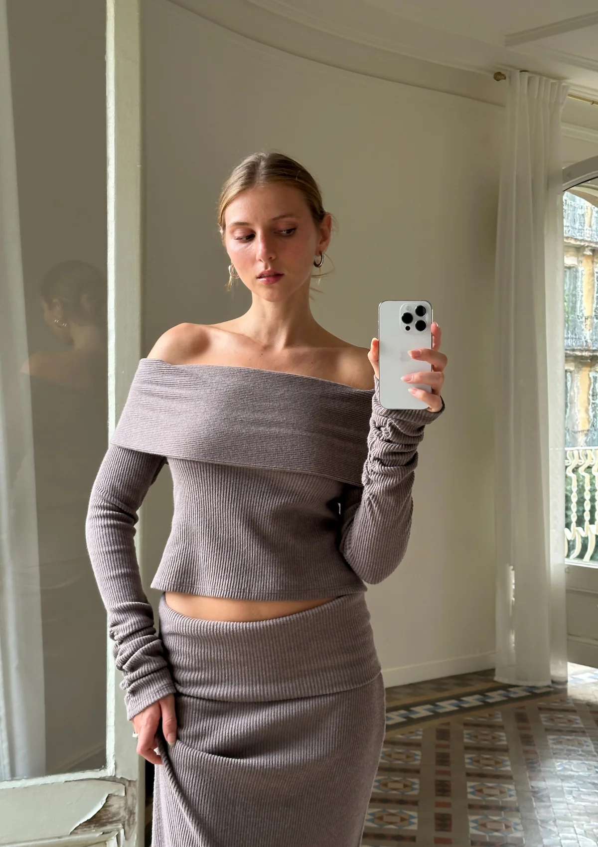 Caricia Taupe Top - Image 4