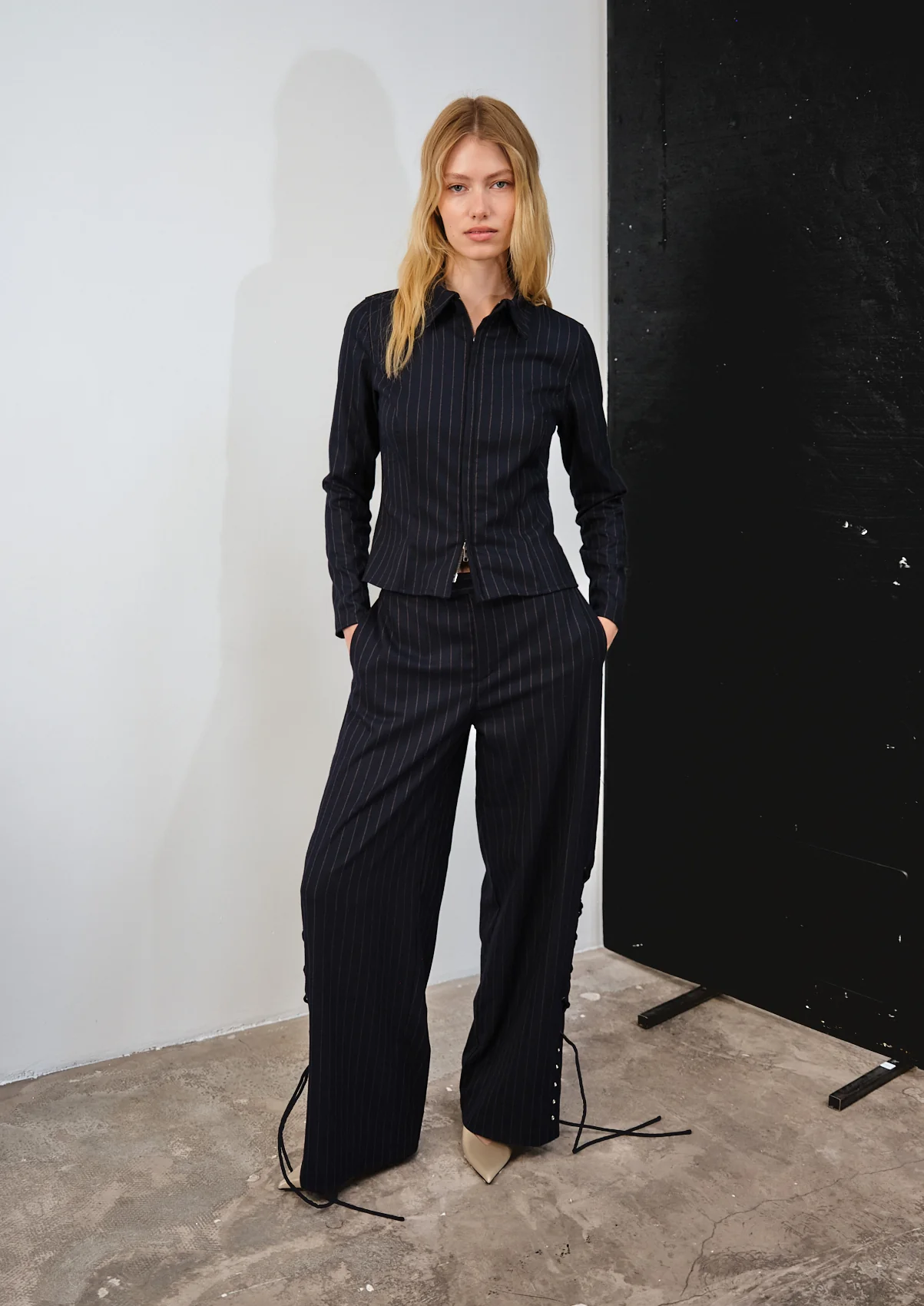 Delirio Pants Navy - Image 10